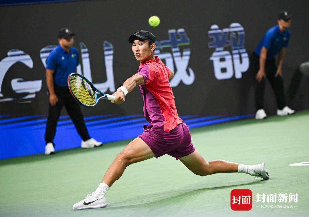 在他的推动 在他的推动