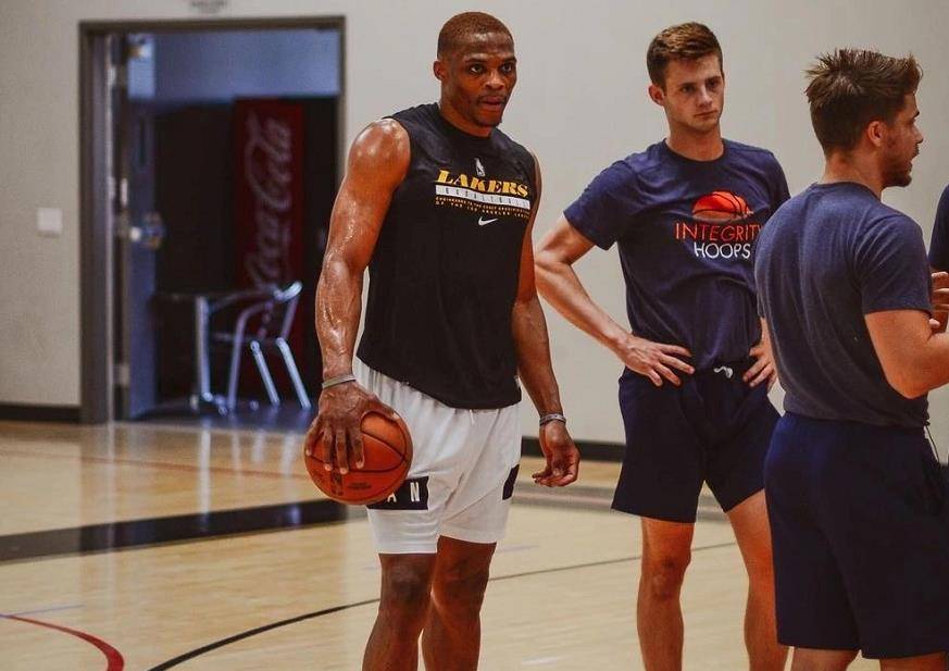 一个靠读秒 一个靠读秒